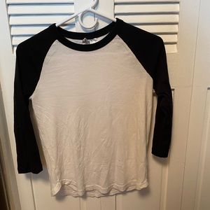 H&M black and white baseball tee